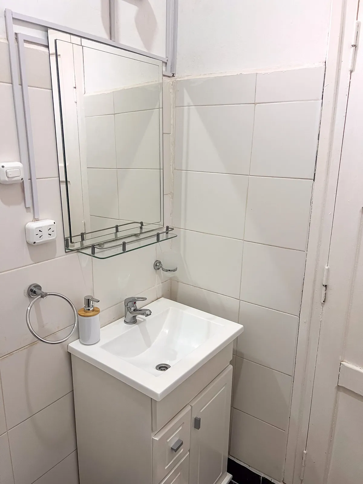 El baño, en la habitación principal